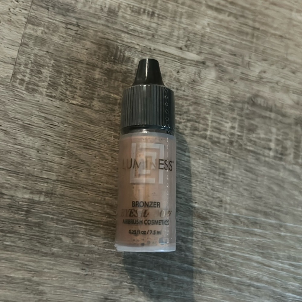 NWT LUMINESS airbrush Bronzer Eyeshadow